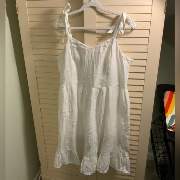 SALE!! 3/$20 🌻 NWT Tie Shoulder Dress 🌻 - Picture 7 of 7